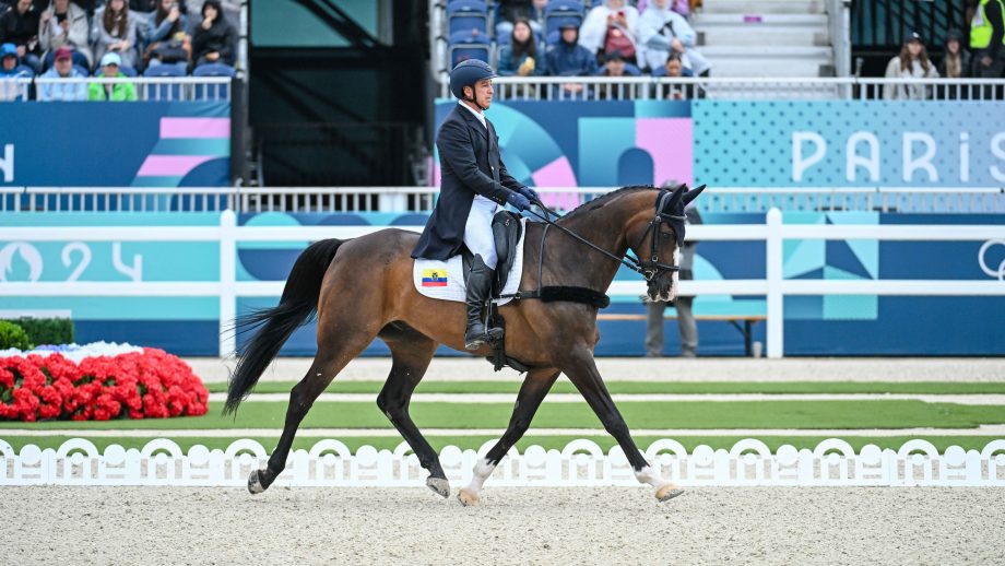 Ronald Zabala Goetschel és Wundermaske a Párizsi 2024-es Olimpián: a ló és a lovas együttes életkora 78 év. Kép: Peter Nixon
